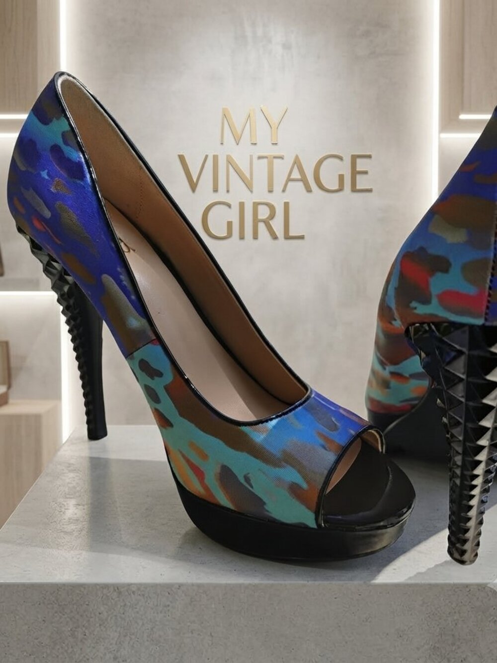 9 & Co Jagged Heel Open Toe Pump